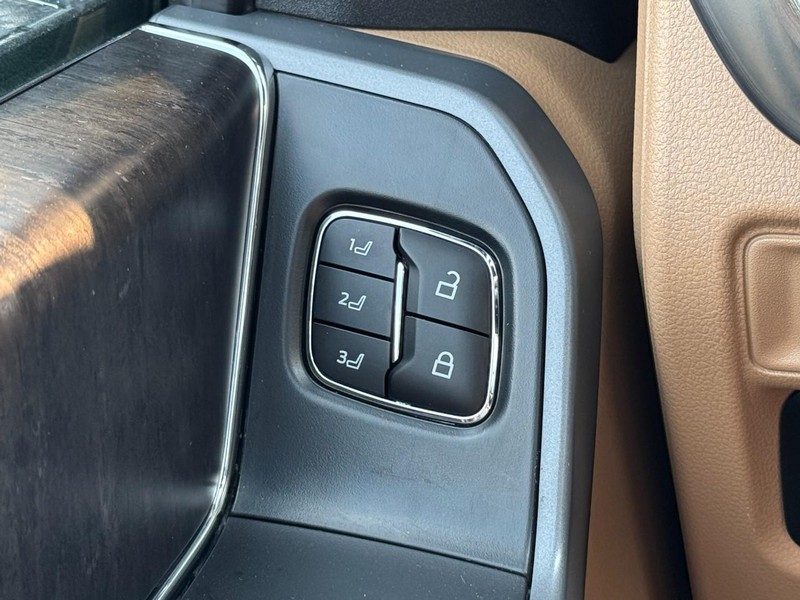 Ford F-150 Vehicle Image 16