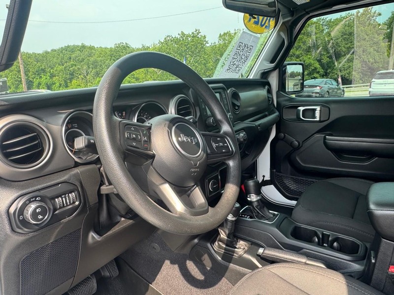Jeep Gladiator Vehicle Image 10