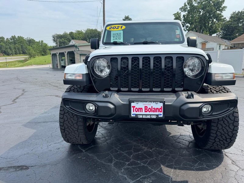 Jeep Gladiator Vehicle Image 16