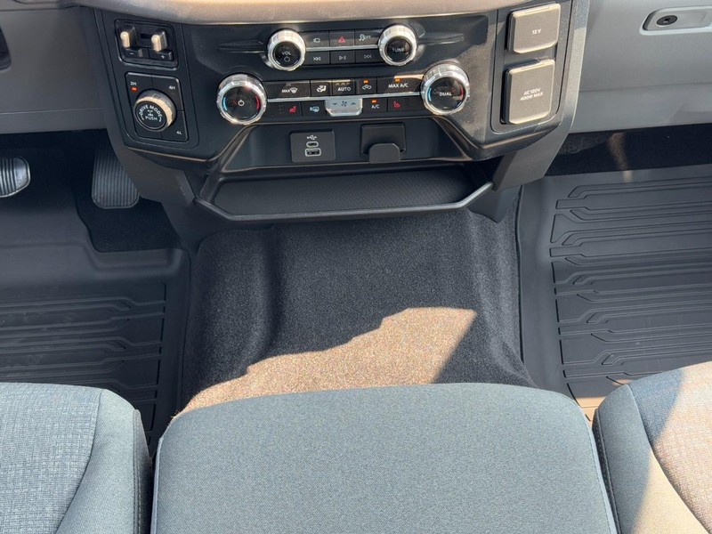 Ford F-150 Vehicle Image 09