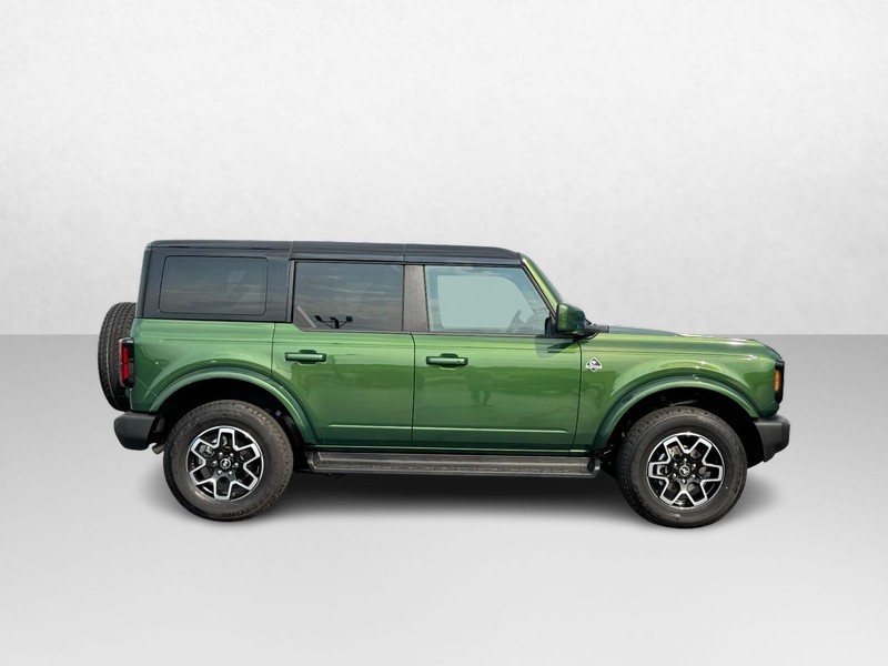 Ford Bronco Vehicle Image 02