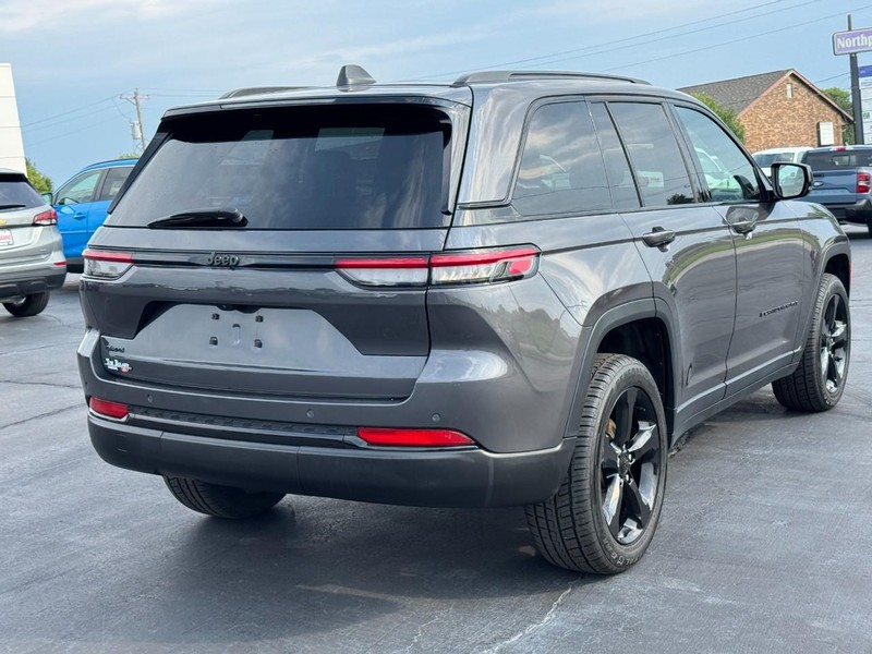 Jeep Grand Cherokee Vehicle Image 03