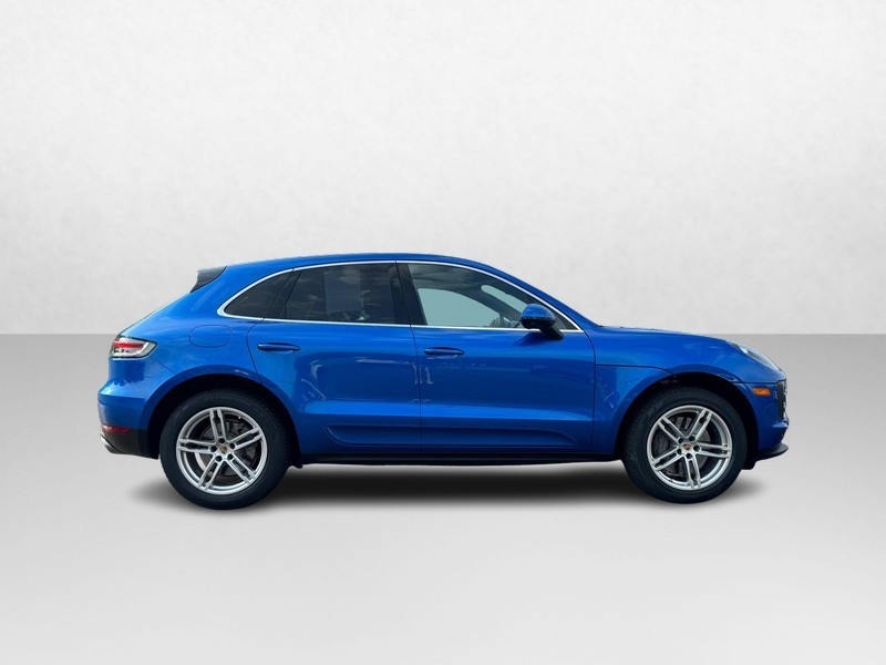 Porsche Macan Vehicle Image 02