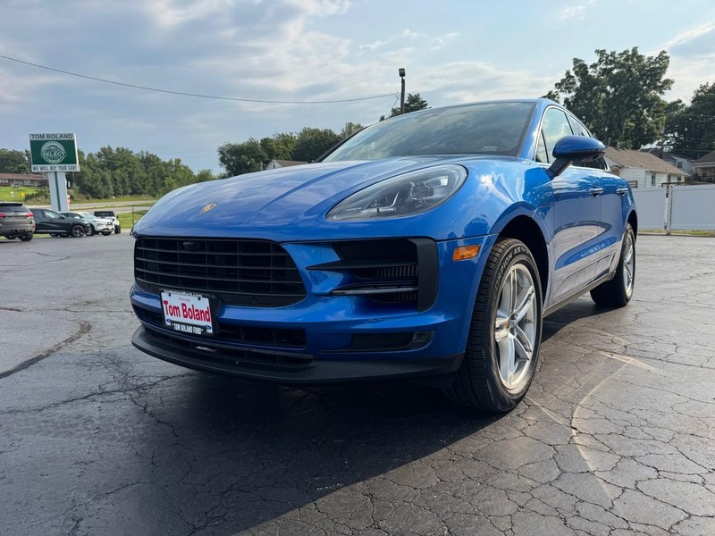 Porsche Macan Vehicle Image 03