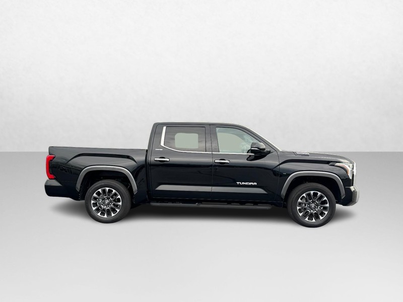 Toyota Tundra 4WD Vehicle Image 02