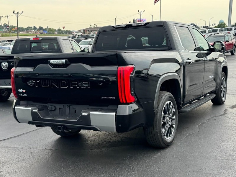 Toyota Tundra 4WD Vehicle Image 03