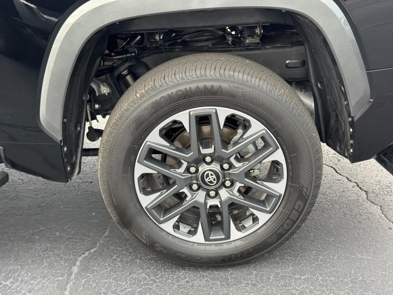 Toyota Tundra 4WD Vehicle Image 07