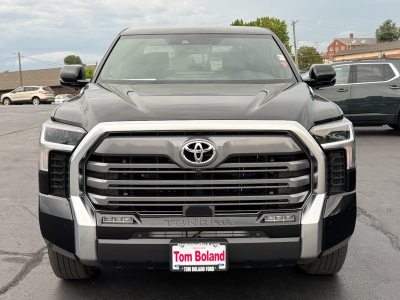 Toyota Tundra 4WD Vehicle Image 09