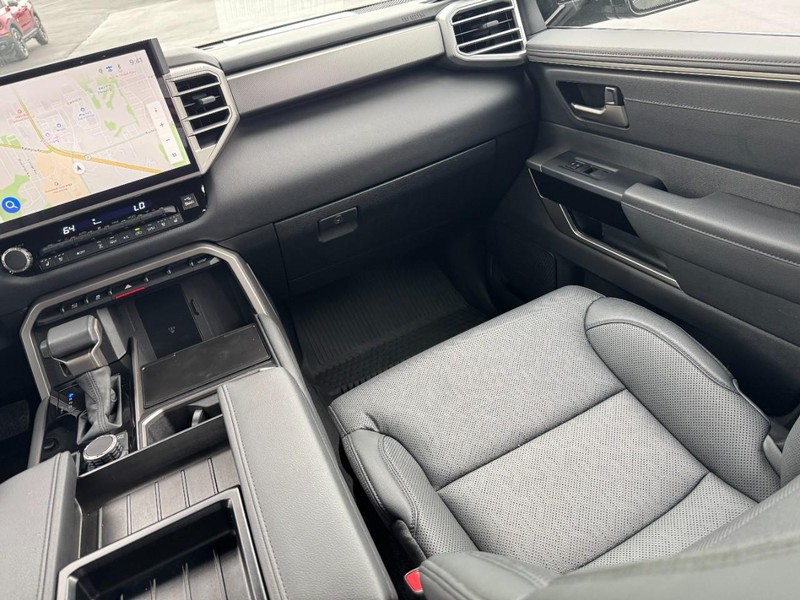 Toyota Tundra 4WD Vehicle Image 15