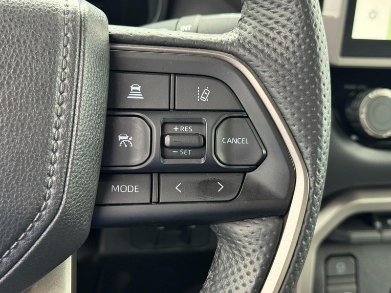 Toyota Tundra 4WD Vehicle Image 18