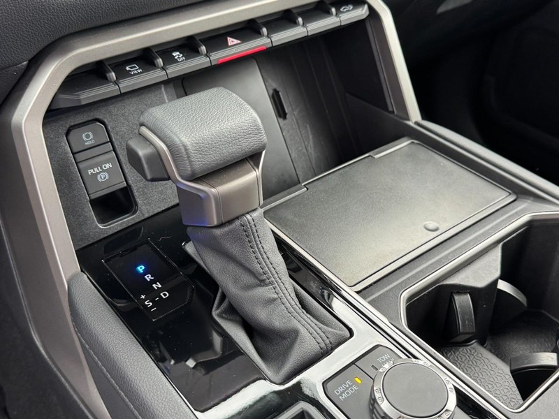 Toyota Tundra 4WD Vehicle Image 20