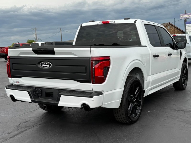 Ford F-150 Vehicle Full-screen Gallery Image 03