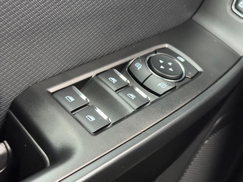 Ford F-150 Vehicle Full-screen Gallery Image 21