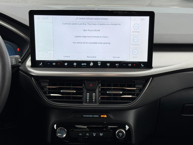 Ford Escape Vehicle Full-screen Gallery Image 13