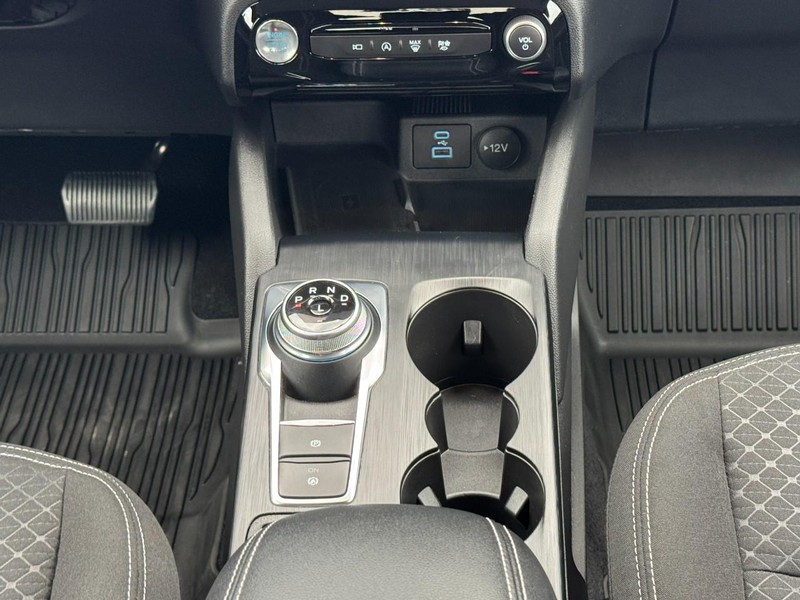 Ford Escape Vehicle Full-screen Gallery Image 14