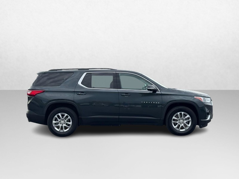 Chevrolet Traverse Vehicle Image 02