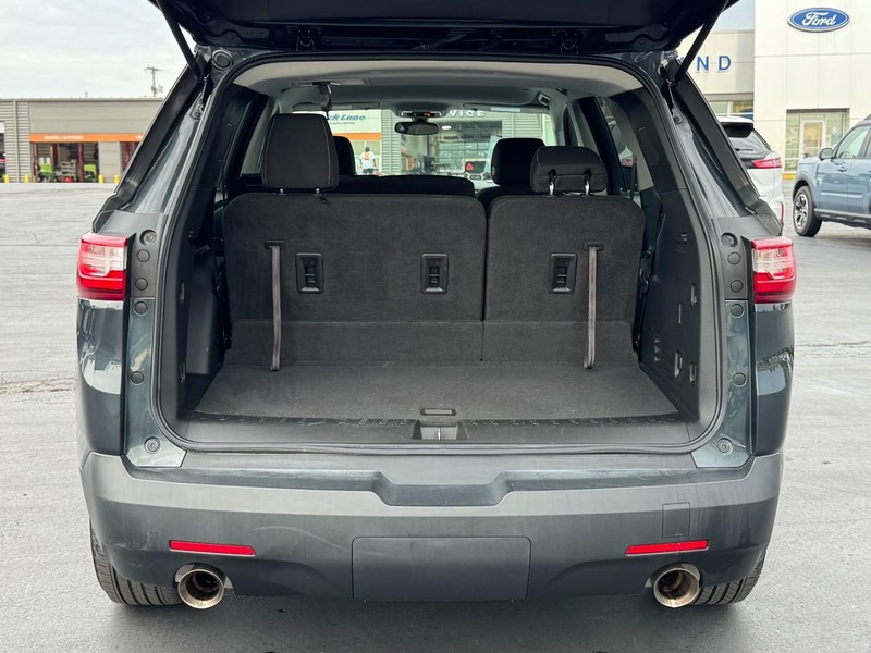 Chevrolet Traverse Vehicle Image 06