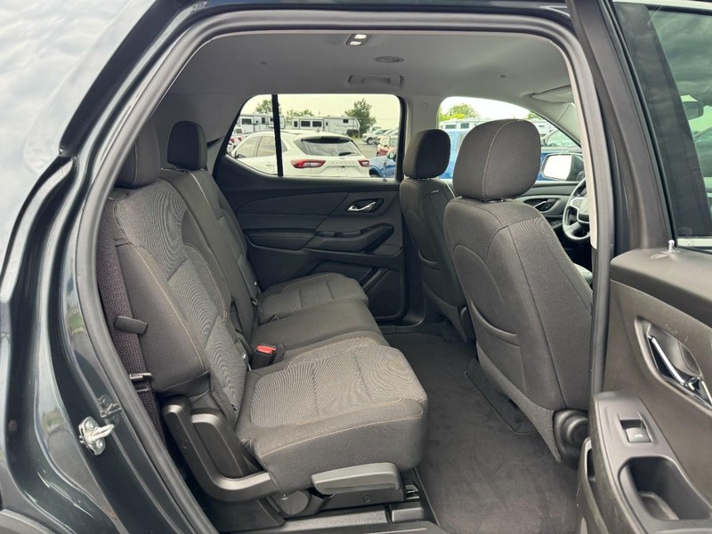 Chevrolet Traverse Vehicle Image 11