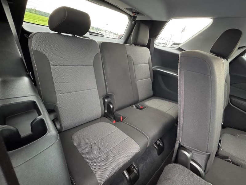 Chevrolet Traverse Vehicle Image 12