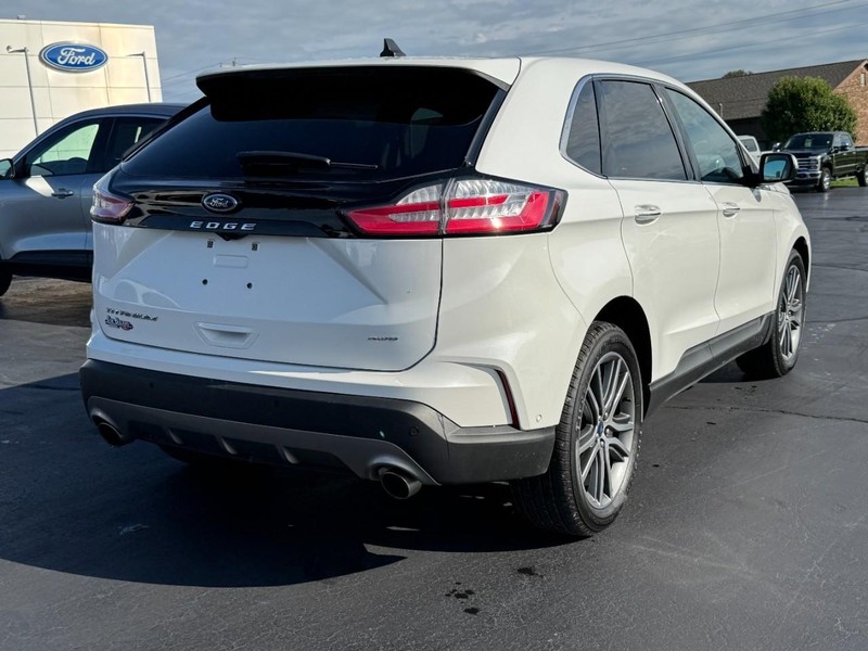 Ford Edge Vehicle Image 03