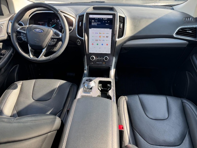 Ford Edge Vehicle Image 11