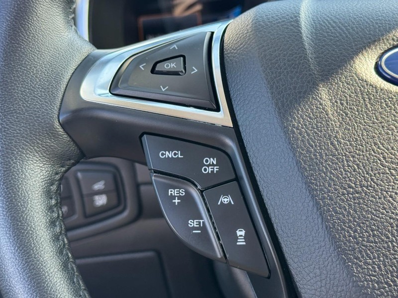 Ford Edge Vehicle Image 17