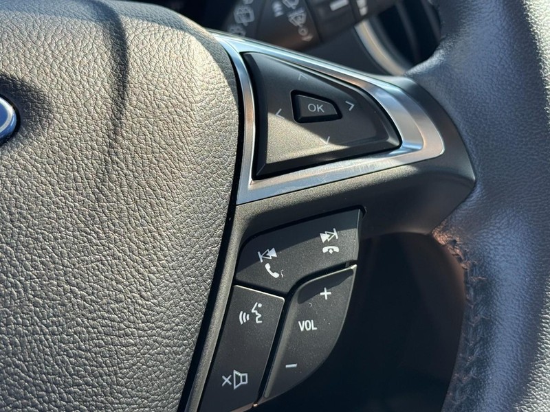 Ford Edge Vehicle Image 18