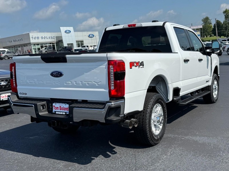 Ford Super Duty F-350 SRW Vehicle Image 03