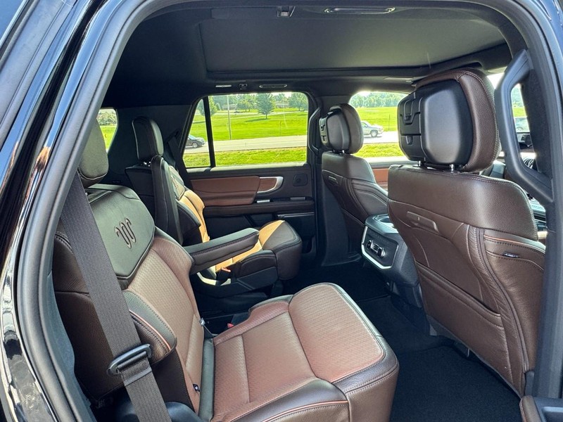 Ford Expedition Vehicle Image 05