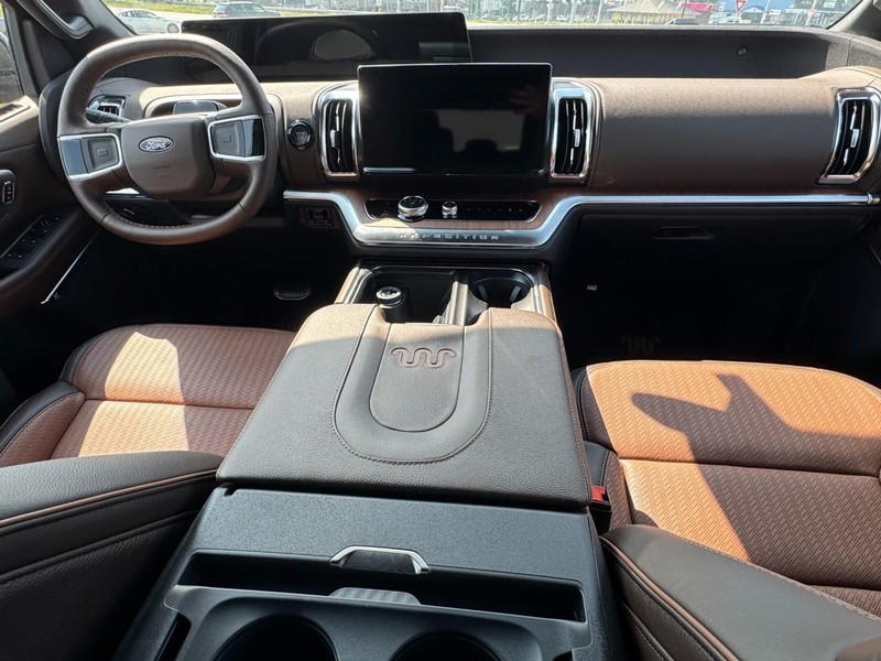 Ford Expedition Vehicle Image 06