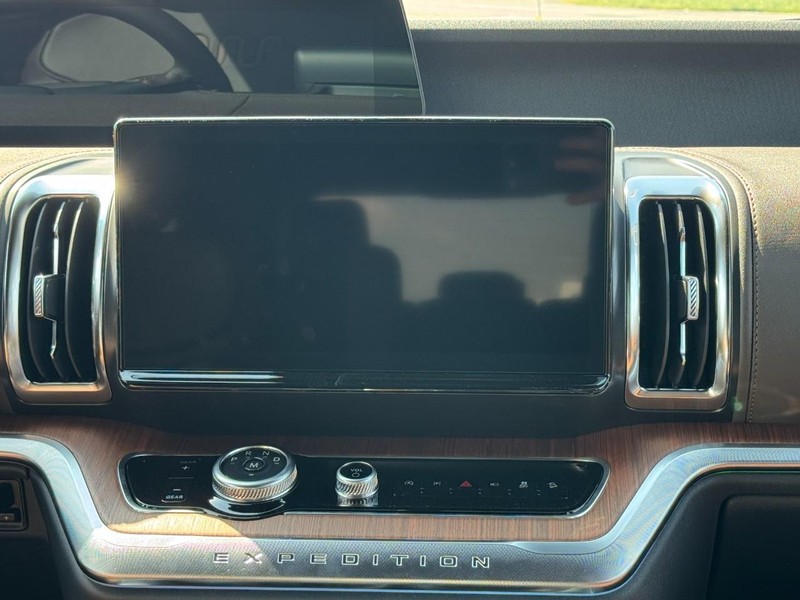 Ford Expedition Vehicle Image 08
