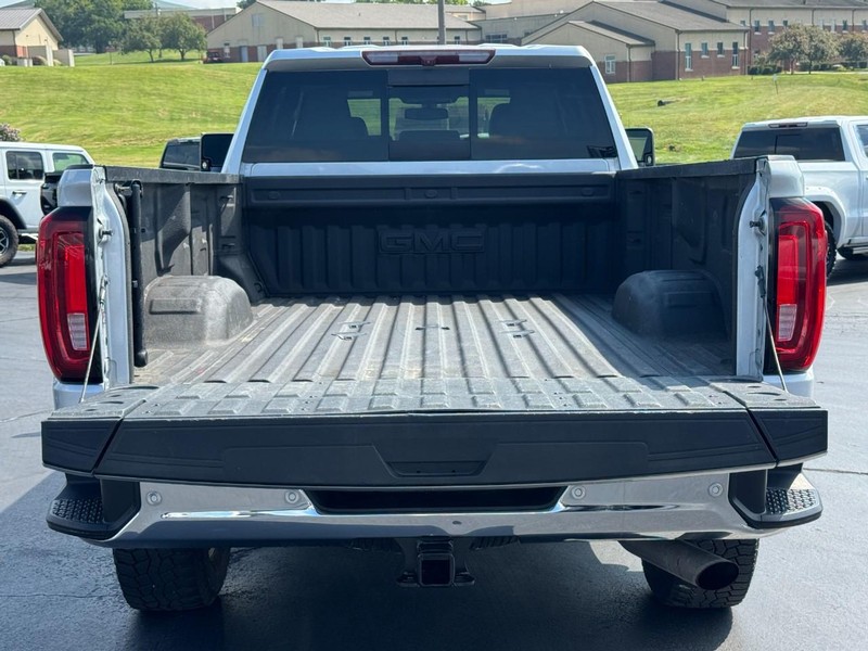 GMC Sierra 2500HD Vehicle Image 05