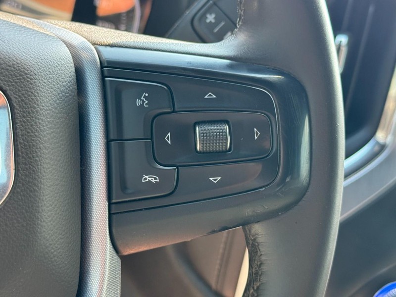 GMC Sierra 2500HD Vehicle Image 18