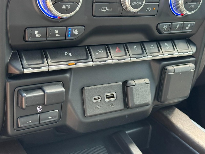 GMC Sierra 2500HD Vehicle Image 20