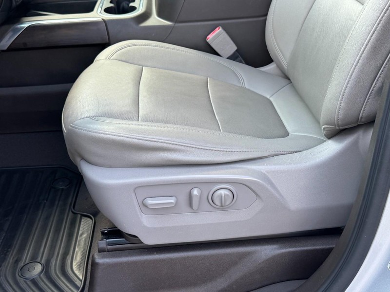 GMC Sierra 2500HD Vehicle Image 24