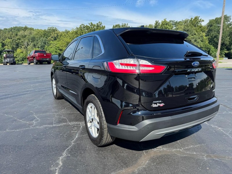 Ford Edge Vehicle Full-screen Gallery Image 06