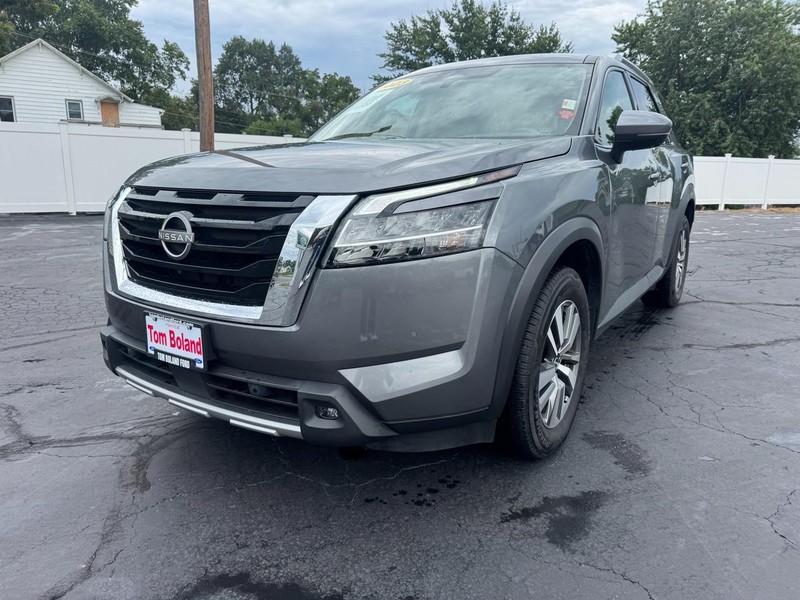 Nissan Pathfinder Vehicle Image 03