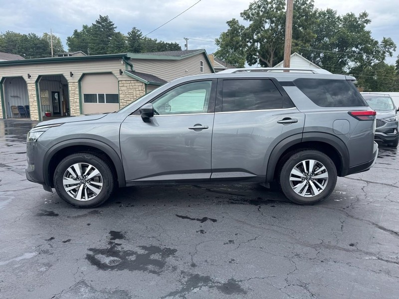 Nissan Pathfinder Vehicle Image 04