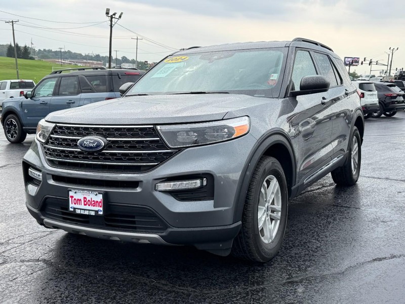 Ford Explorer Vehicle Full-screen Gallery Image 08