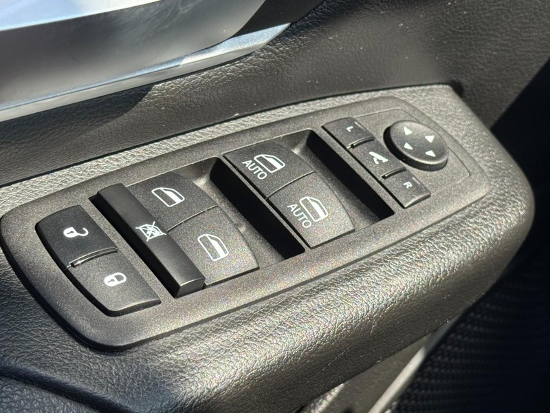 Ram 1500 Vehicle Image 24
