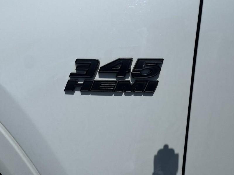 Jeep Grand Cherokee L Vehicle Image 07
