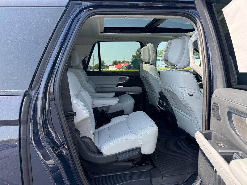 Ford Expedition Max Vehicle Image 05