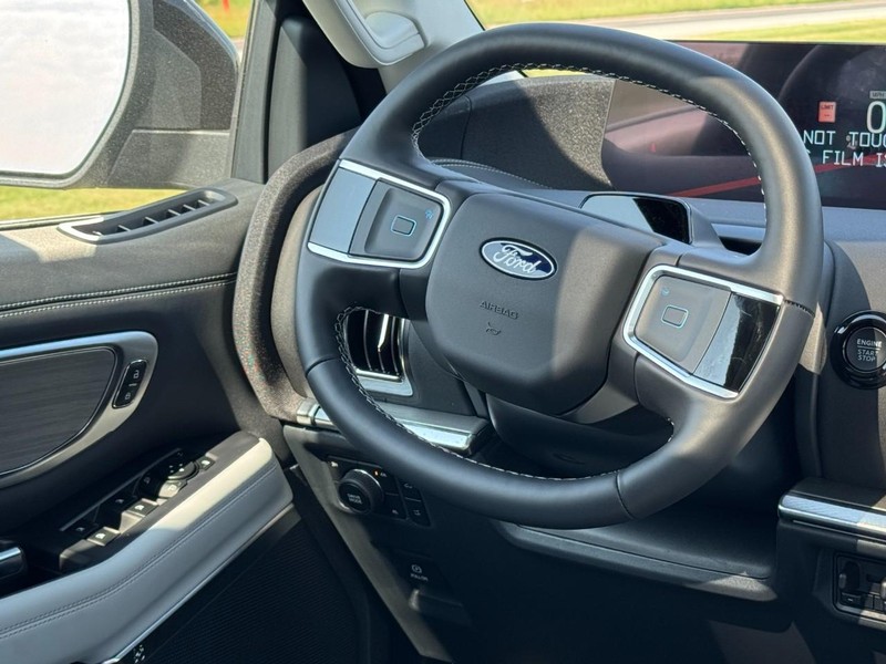 Ford Expedition Max Vehicle Image 08