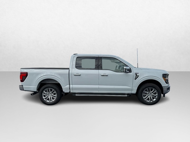 Ford F-150 Vehicle Full-screen Gallery Image 02