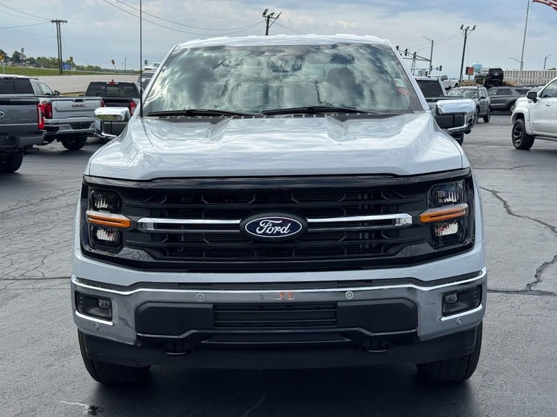 Ford F-150 Vehicle Full-screen Gallery Image 09
