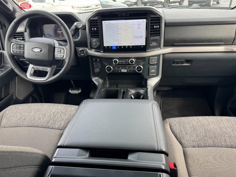 Ford F-150 Vehicle Full-screen Gallery Image 11