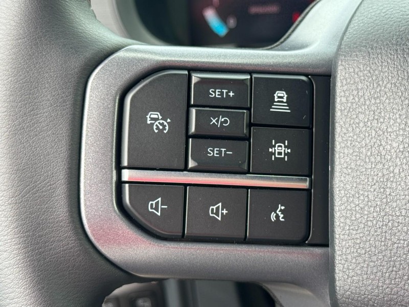 Ford F-150 Vehicle Full-screen Gallery Image 15