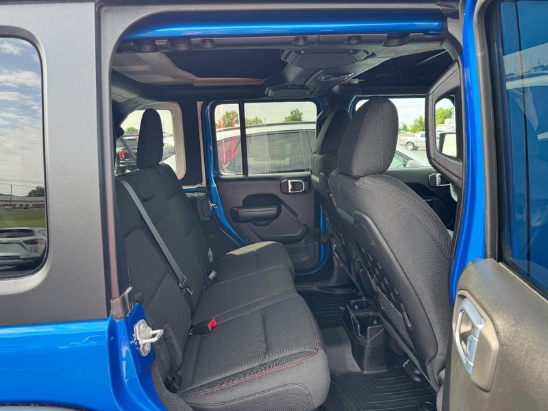 Jeep Wrangler Vehicle Image 10