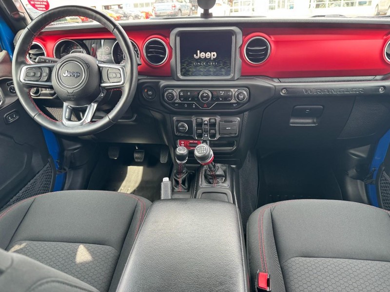 Jeep Wrangler Vehicle Image 11