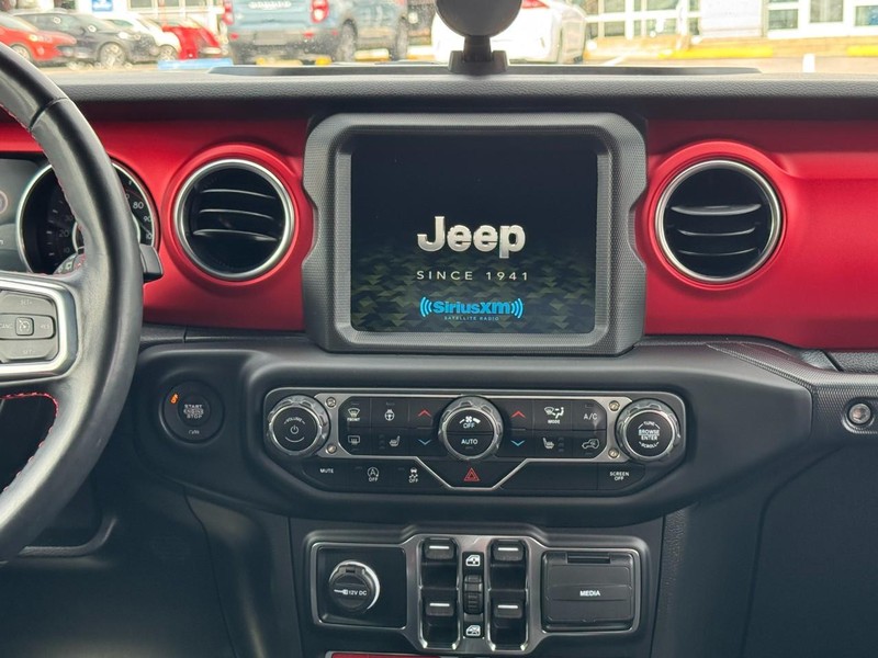 Jeep Wrangler Vehicle Image 13